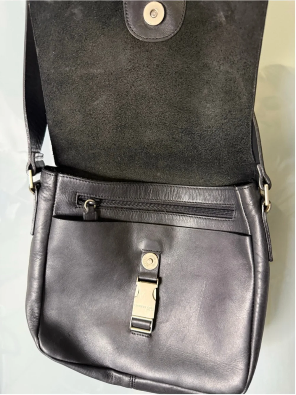 Men's Kenneth Cole Black Leather Messenger Bag One Size